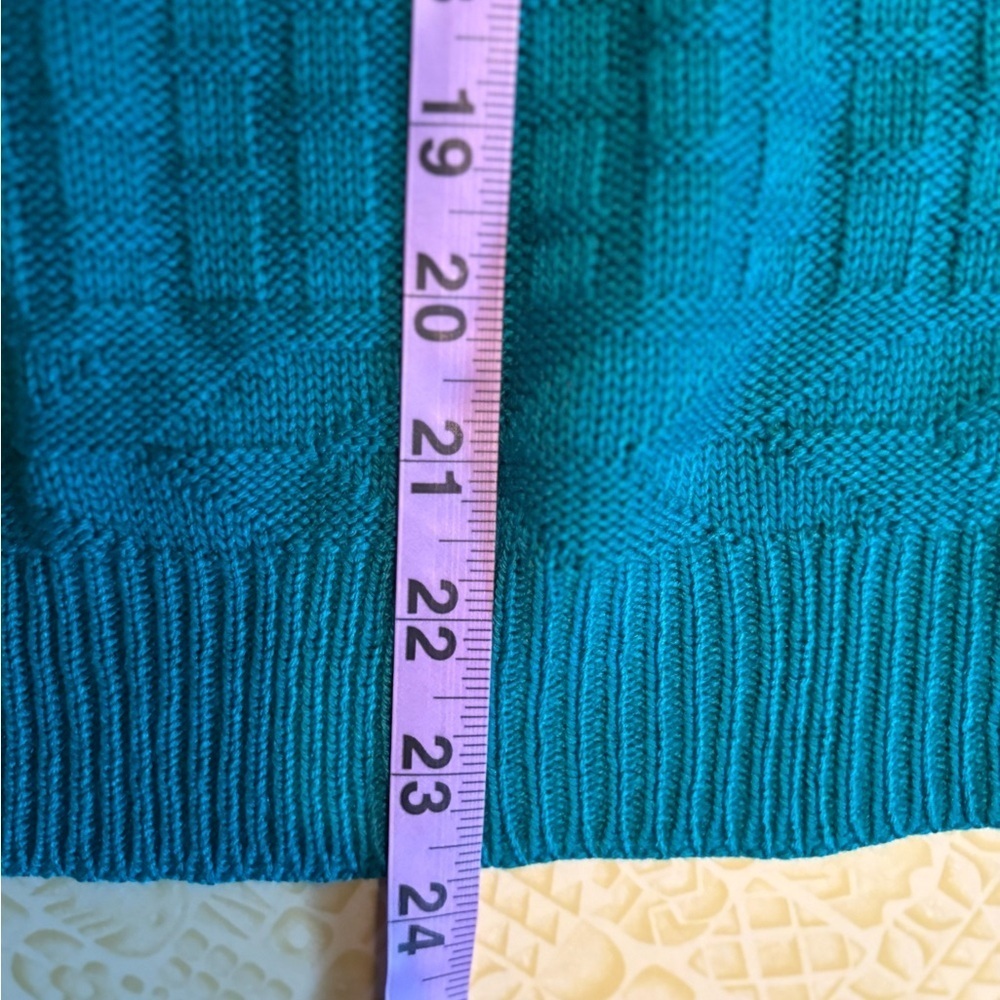Vintage Stylish Teal Crewneck Sweater - Picture 7 of 8